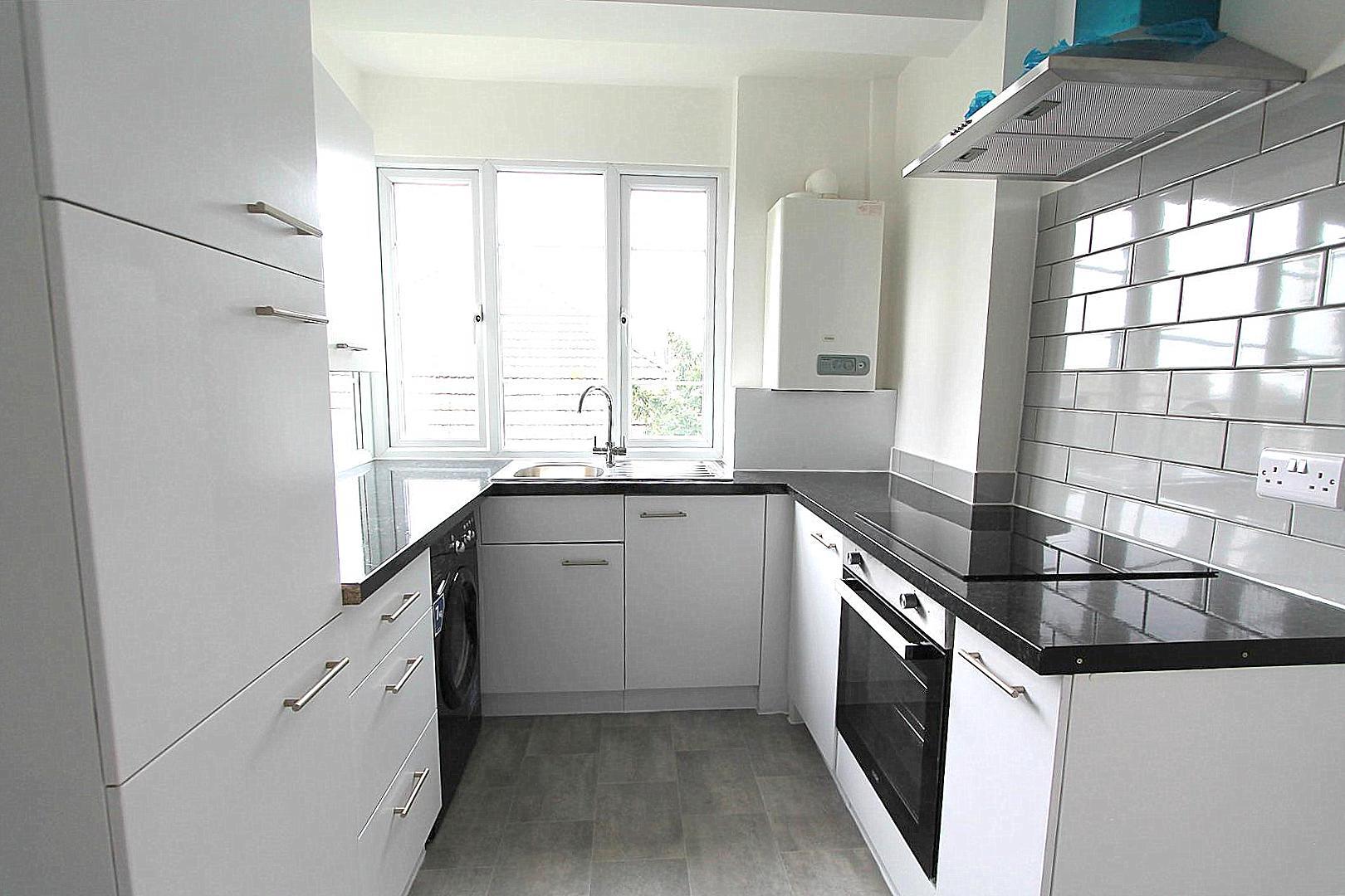 2 bed property in London Road, Cheam